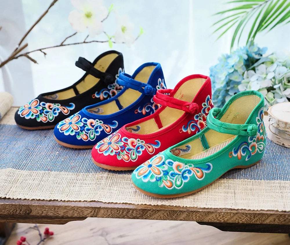 Vintage Embroidery Ballerina Round Toe Flat Shoes