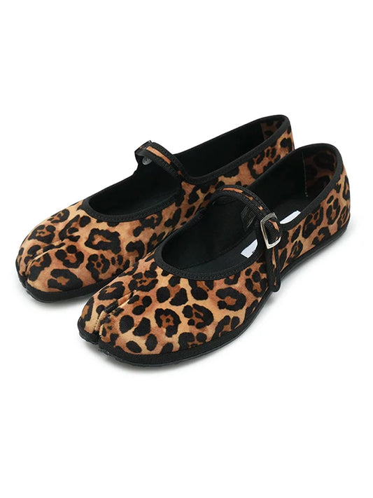 Leopard Split Toe Ballet Style Luxury Shallow Sandals Flat Designer Shoes