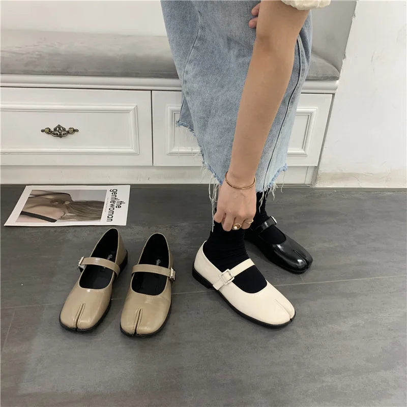 Split-Toe Buckle Trotter Ankle Ninja Loafers